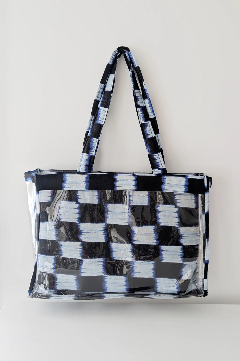 sac à main en pvc et wax rectangles bleus