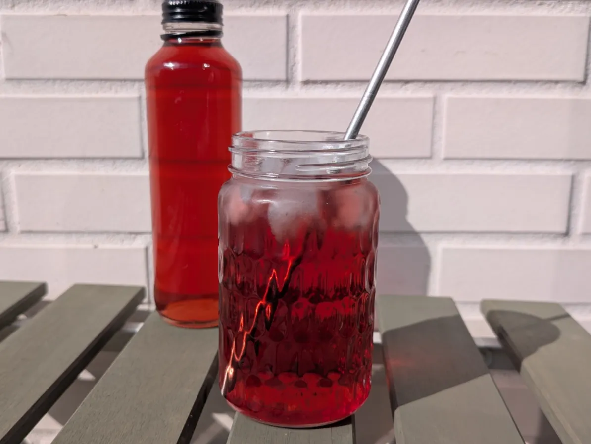 thé glacé rose et hibiscus